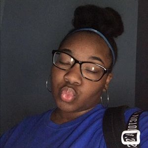 Meet your Posher, Maya